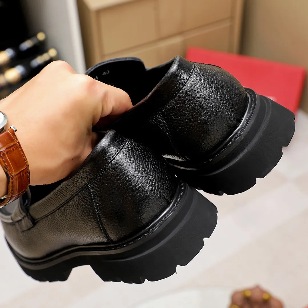 Men's shoes 💰460 🔥Ferragamo's new men's casual slip-on shoes🇨🇳Official website original 1:1 mold, original quality💯Fine workmanship, high-end luxury☘The upper is made of imported Italian first-layer cowhide🌴🐂Leather lining🍓Rubber wear-resistant and non-slip outsole, breathable and comfortable to wear🍍The first choice for high-grade men🍉3 colors available! Code number 38-45……